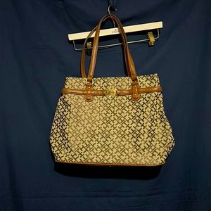 Tommy hilfiger beige tote